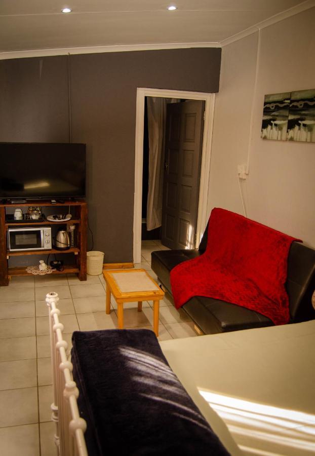 A & R Guesthouse ブルームフォンテーン エクステリア 写真