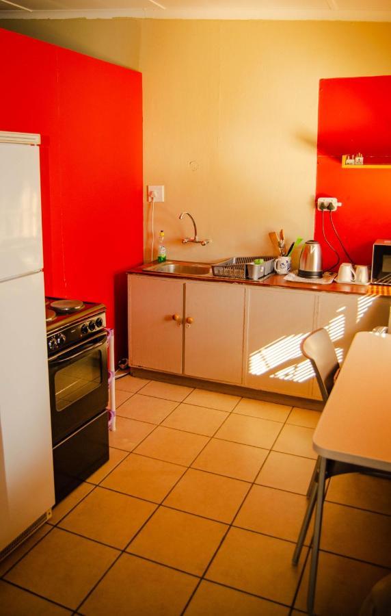 A & R Guesthouse ブルームフォンテーン エクステリア 写真